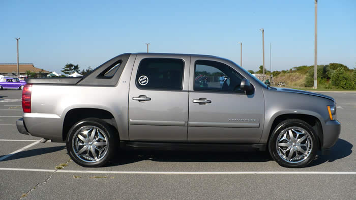 Black Market Audio Demo Truck - 07 Avalanche SQL Vehicle